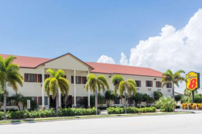  Super 8 Pompano Beach  Помпано Бич